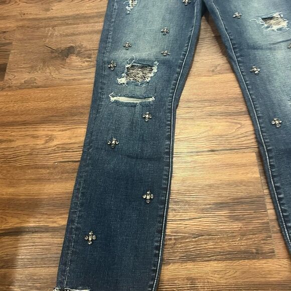 BLANKNYC Cropped Girlfriend Gemmed Jeans - Picture 12 of 13